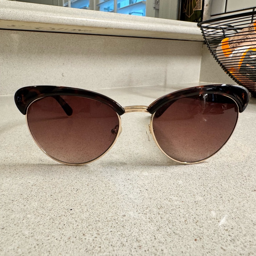 Stylish Betsey Johnson cat eye Sunglasses